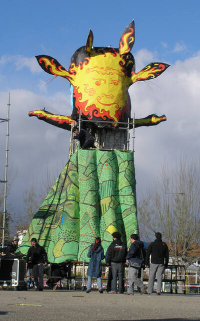 Estamos feitos num oito
Estamos feitos num oito