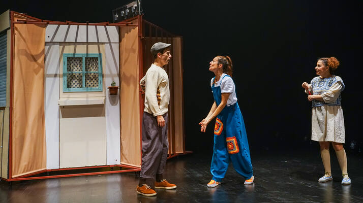 Num Abril e Fechar de Olhos
Num Abril e Fechar de Olhos