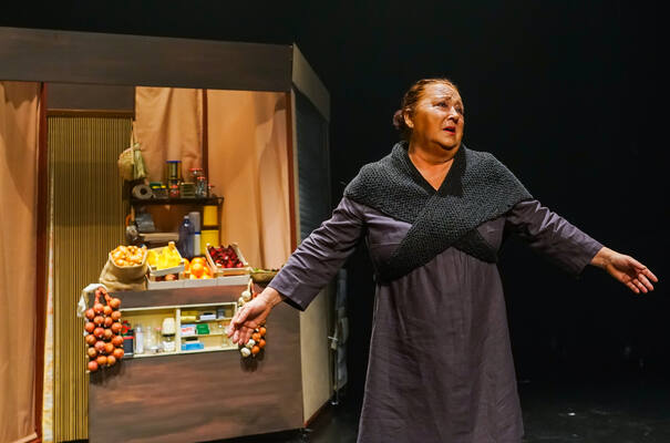 Num Abril e Fechar de Olhos
Num Abril e Fechar de Olhos